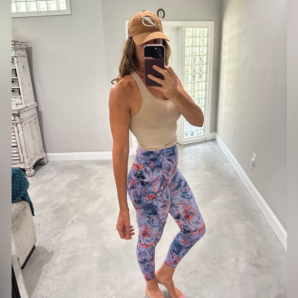 Swift speed Lululemon leggings size 6.